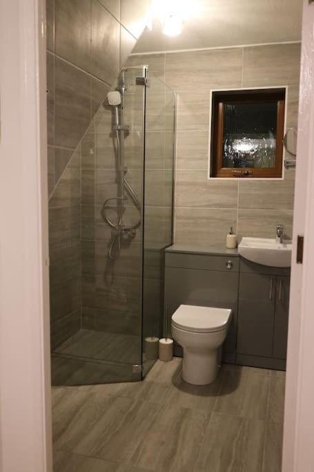 Entire -4 Bedrooms Detached House With Driveway Nottingham Exterior foto