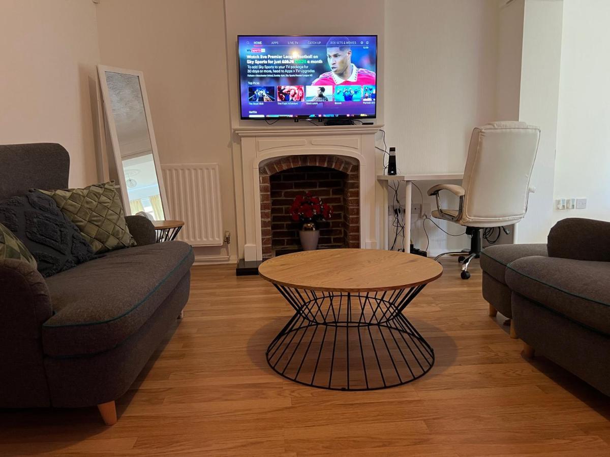 Entire -4 Bedrooms Detached House With Driveway Nottingham Exterior foto